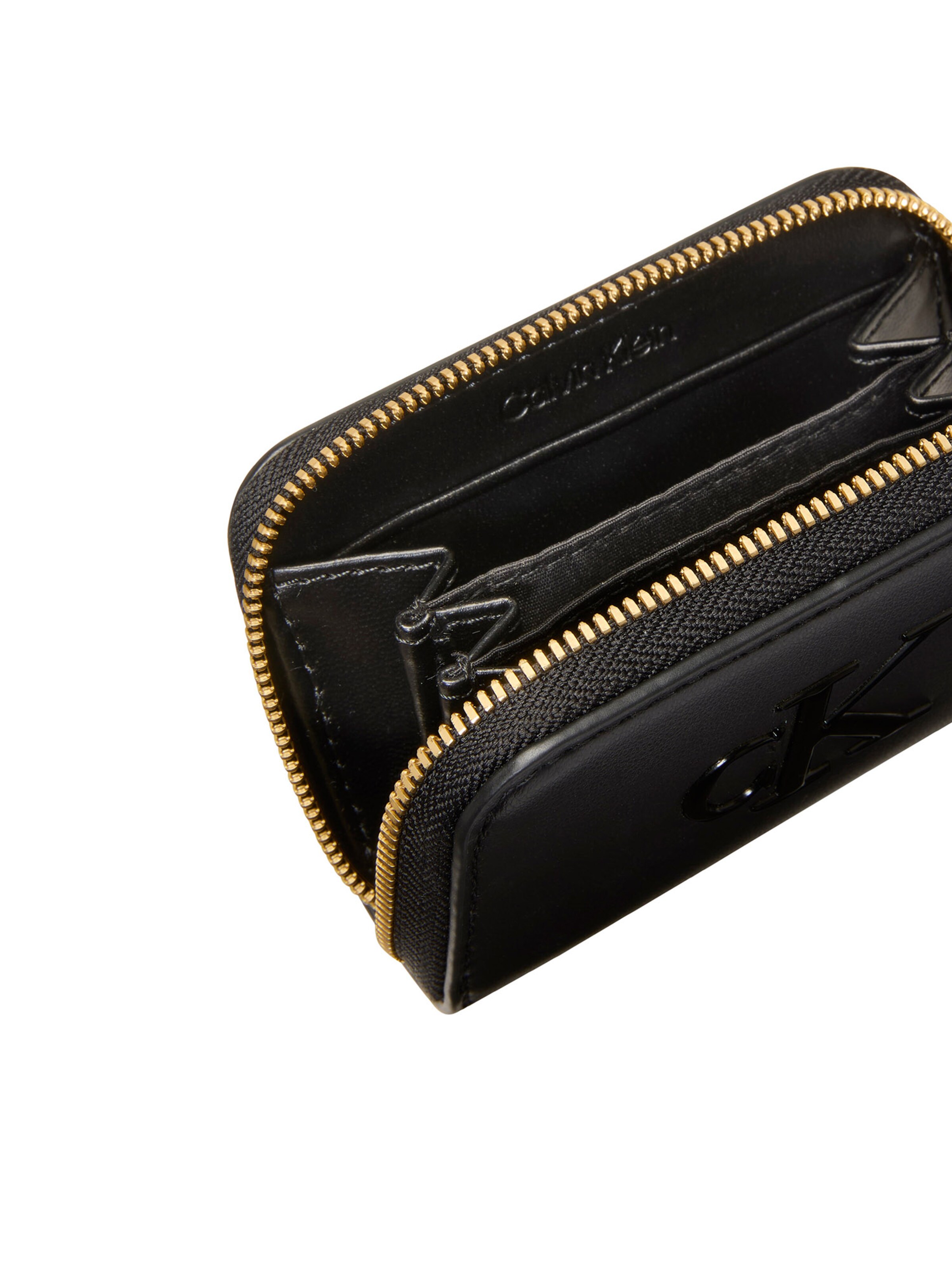 Calvin Klein Kukkaro värissä musta