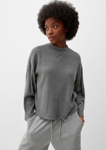 QS Shirt in Grau: Vorderseite