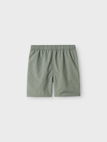 NAME IT Badeshorts in Grün