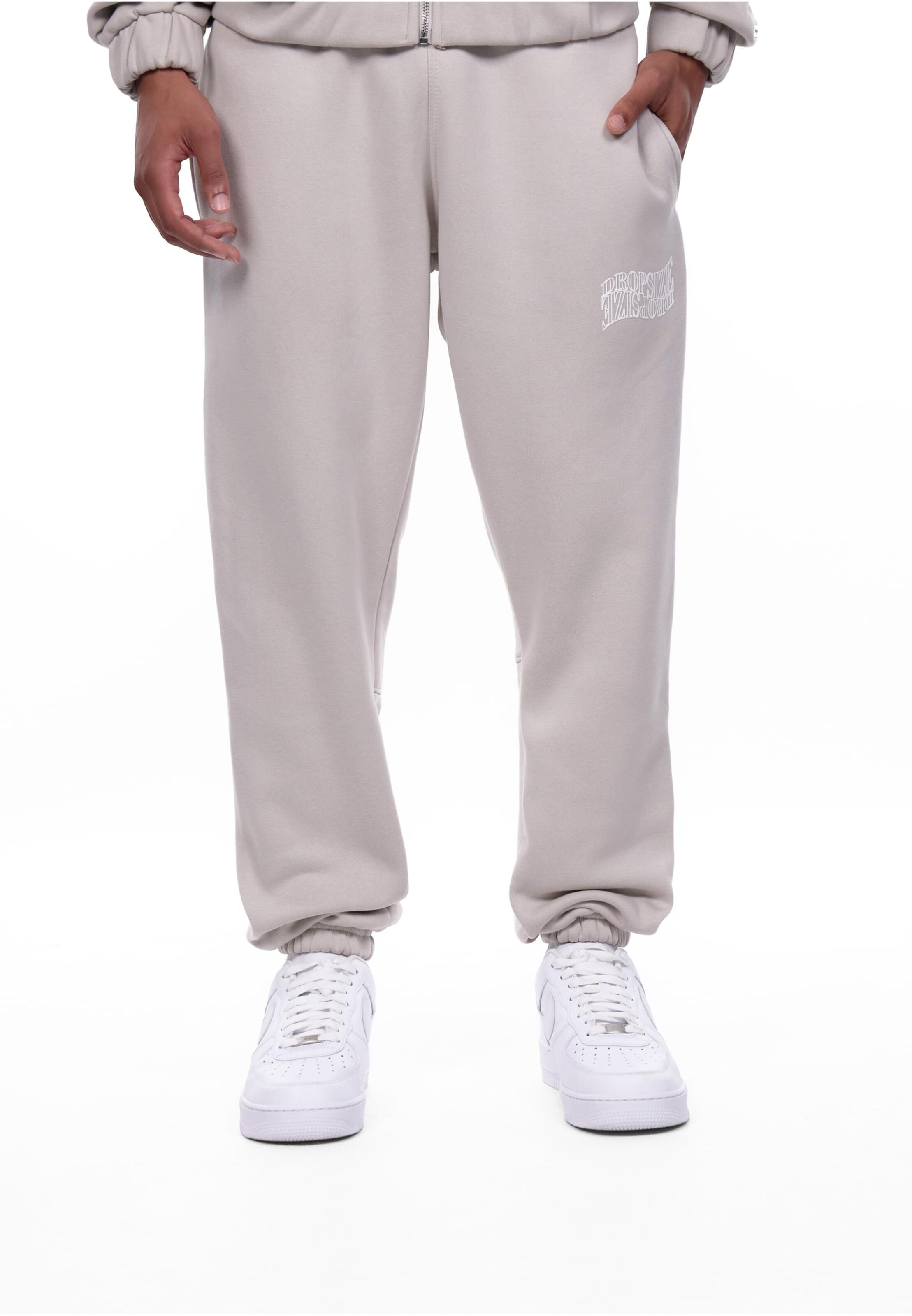 Dropsize Tapered Broek in Grijs: voorkant