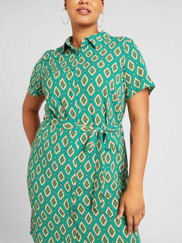 ONLY Carmakoma - Vestido camisero 'LUX' en verde