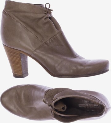 Alberto Fermani Dress Boots in 41 in Brown: front