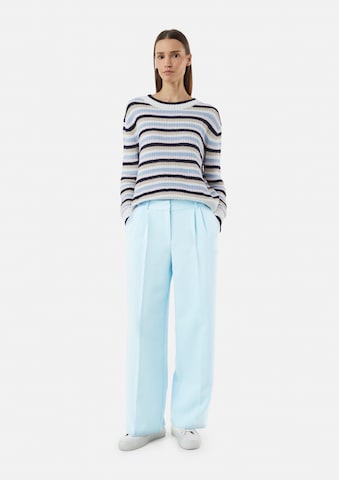comma casual identity Wide leg Pleat-front trousers in Blue: front