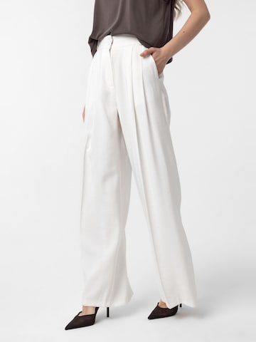 Loosefit Pantaloni con pieghe 'Giulia' di Antioch in beige: frontale
