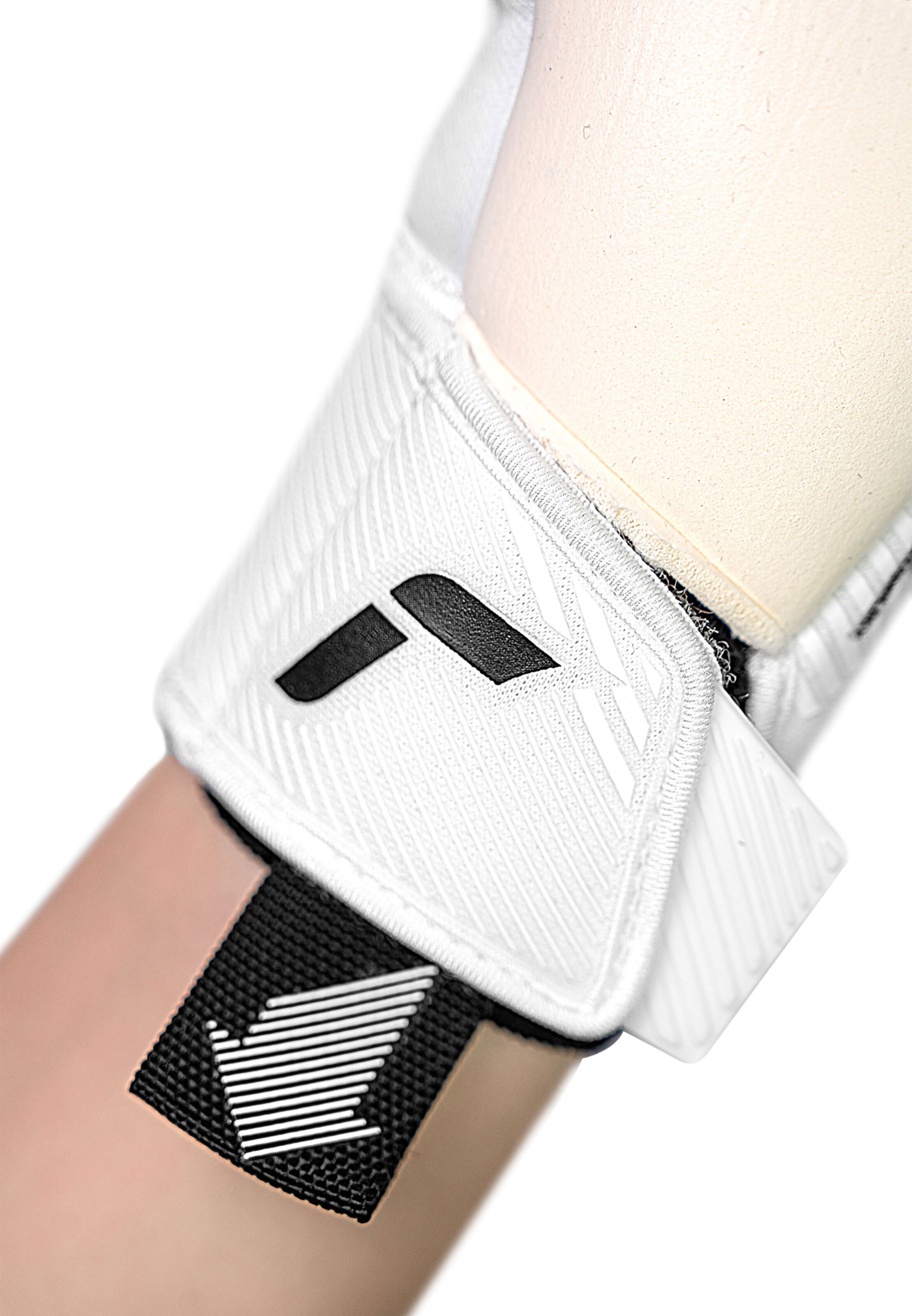 REUSCH Torwarthandschuhe 'Fastgrip Gold X' in Weiß