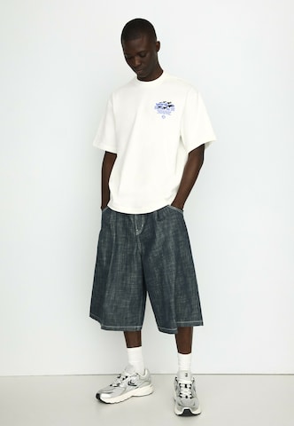 Bershka Tričko 'WRLD ATHLETIC' - Biela