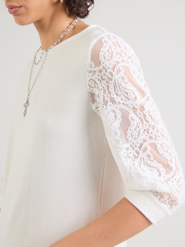 ABOUT YOU Sweter 'Emmy' w kolorze biały