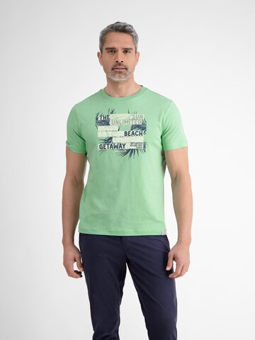 LERROS Herren T-Shirt mit sommerlichem Brustprint in Grün: Vorderseite