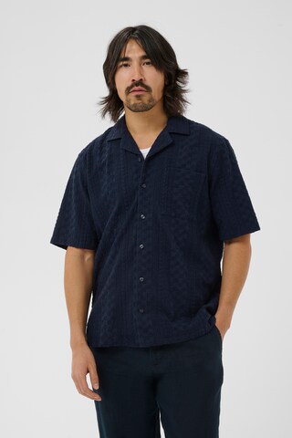 Coupe regular Chemise 'Klampo' Matinique en bleu : devant