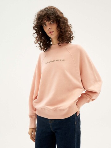 Thinking MU Sweatshirt 'Here Comes The Sun' in Orange: front