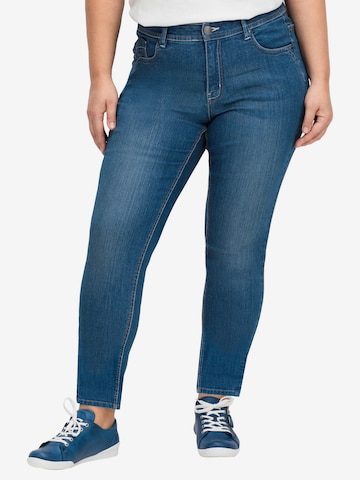 SHEEGO Slimfit Jeans in Blau: predná strana