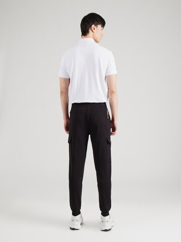 EA7 Emporio Armani Tapered Cargo nadrágok - fekete