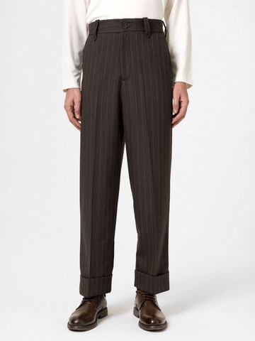 Loosefit Pantalon à plis 'Anselmo' Antioch en marron : devant