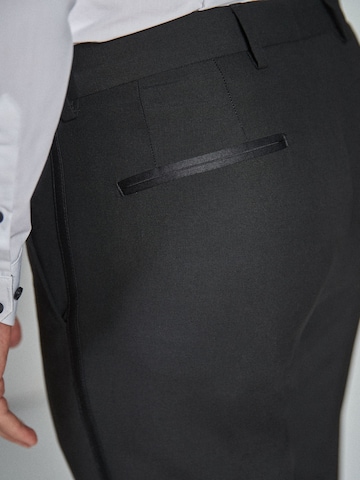 Next Slimfit Bukser med fals i sort