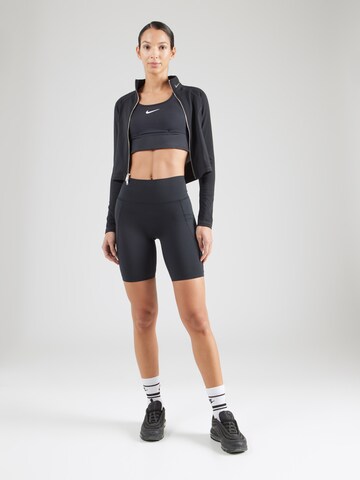 NIKE Skinny Sportshorts in Schwarz