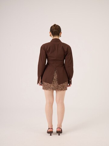 HOLLY LOLLY Blouse in Bruin