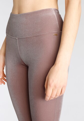 LASCANA Skinny Leggingsit värissä vaaleanpunainen