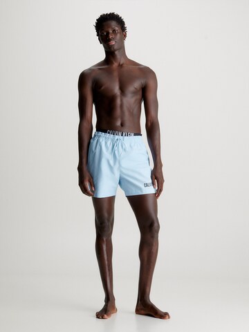 Calvin Klein Swimwear Badshorts 'Intense Power' i blå