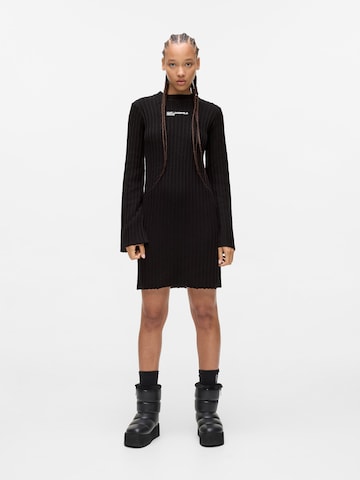 KARL LAGERFELD JEANS Рокля в черно: отпред