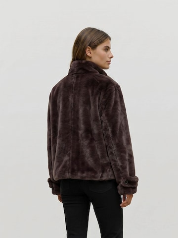 Geacă de primăvară-toamnă de la VERO MODA pe maro