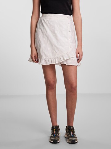 PIECES Spódnica 'Lavine' w kolorze biały: przód