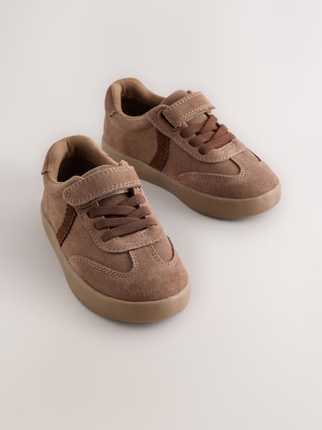 Sneaker di Next in marrone