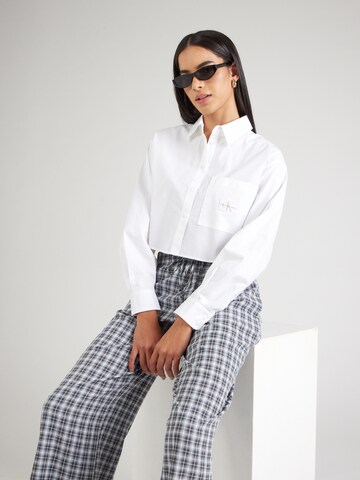 Bluză de la Calvin Klein Jeans pe alb