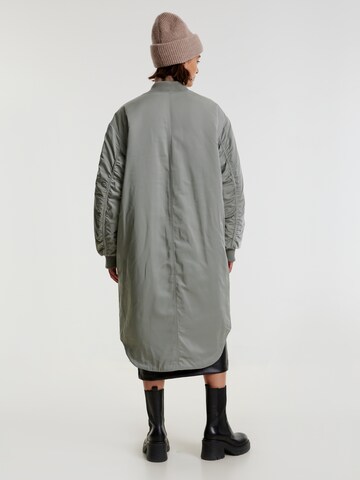 EDITED Between-Seasons Coat 'Charline' in Green