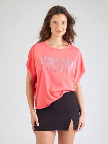 MYLAVIE by Sarah Harrison Футболка в Красный: спереди