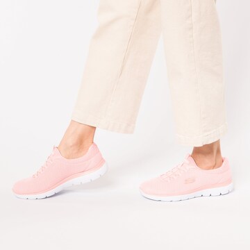 SKECHERS - Sapatilhas slip-on 'Summits' em rosa