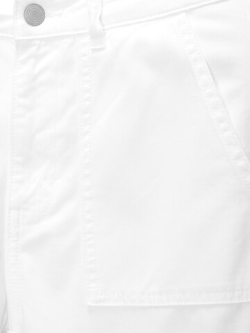 Pull&Bear Lużny krój Bojówki w kolorze biały