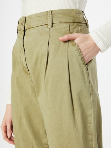 ESPRIT Normální Kalhoty se sklady v pase – zelená