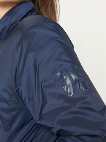 Sea Ranch Performance Jacket in Blue