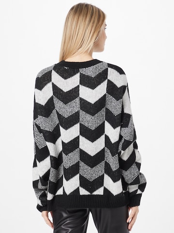 In The Style Pullover 'LORNA' in Schwarz