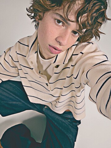 Pullover di Bershka in beige