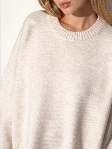 Hiccup - Pullover em branco