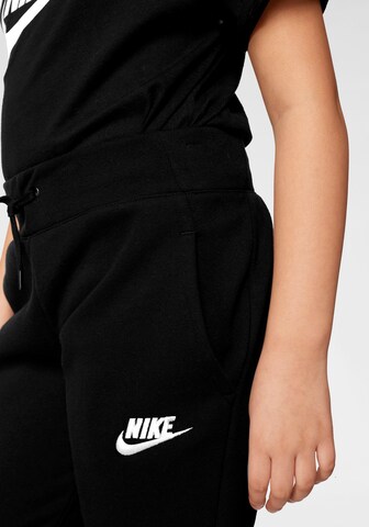 Nike Sportswear Tapered Housut värissä musta