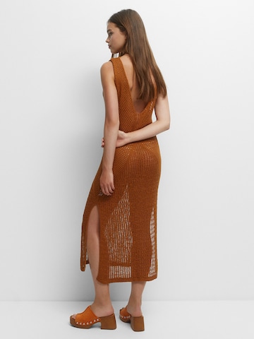 Pull&Bear Úpletové šaty – oranžová
