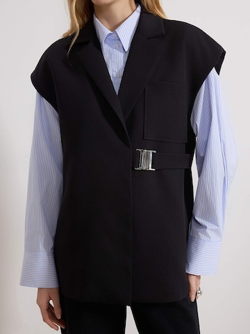 Trendyol Жилетка в Черный