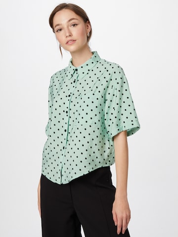 24COLOURS Blouse in Green: front