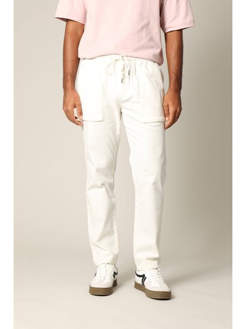 Deeluxe Regular Pants 'TYLER' in White: front