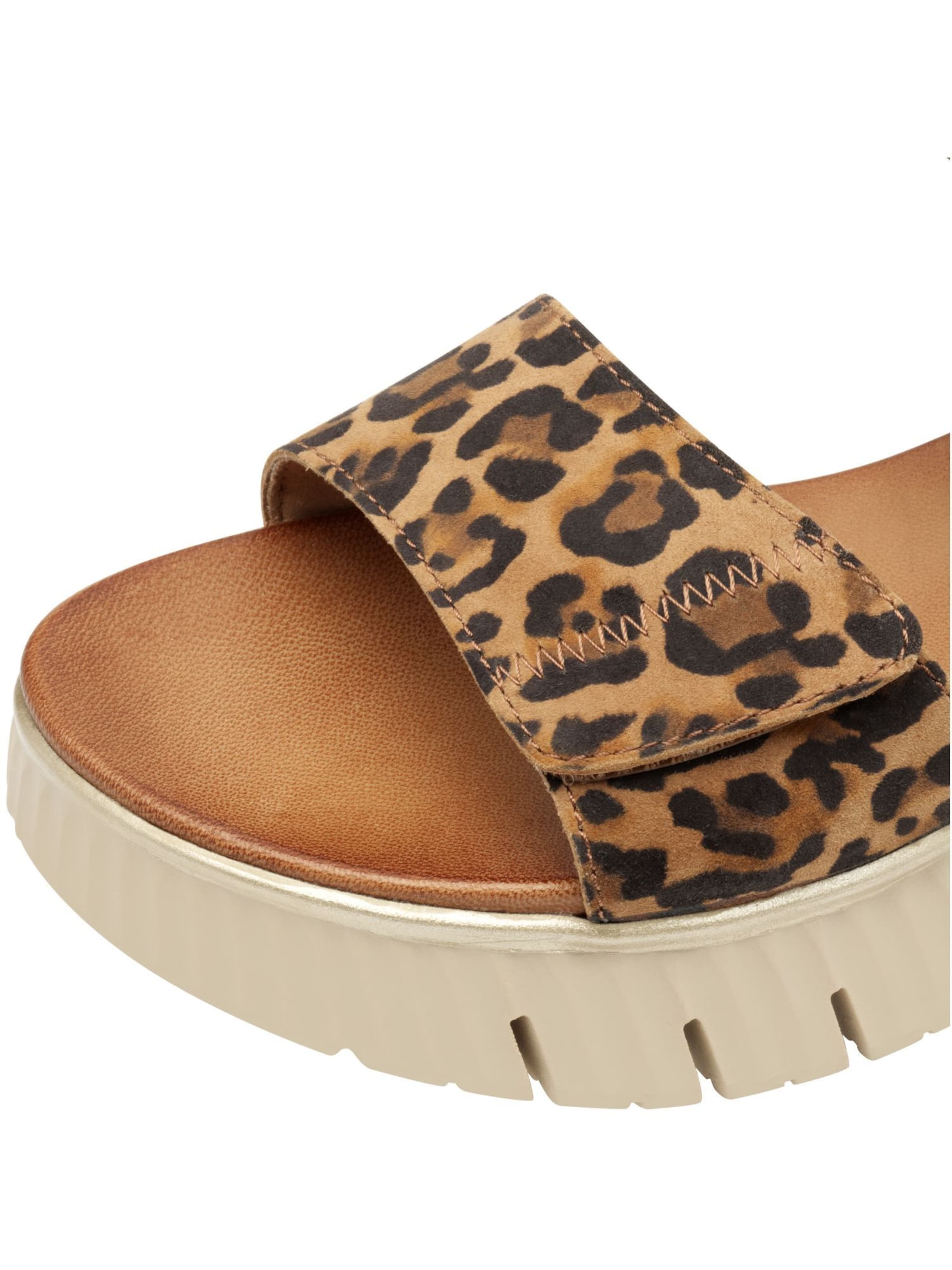 Tamaris Wide Fit Sandals in Beige