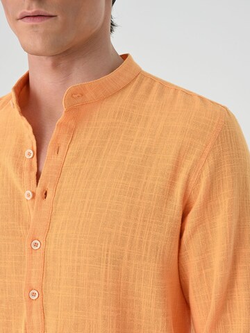 Coupe regular Chemise Antioch en jaune