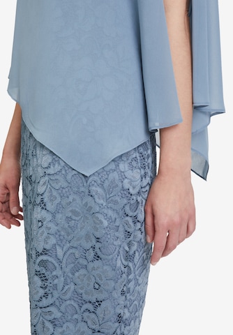 Robe de cocktail Vera Mont en bleu