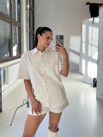 Camicia da donna di AMI ALY in beige