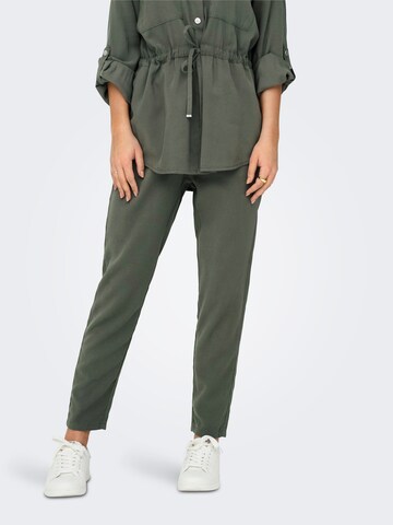 regular Pantaloni con pieghe 'ONLPOPTRASH ARIS' di ONLY in verde: frontale