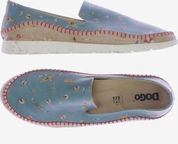 DOGO Flats & Loafers in 37 in Blue: front