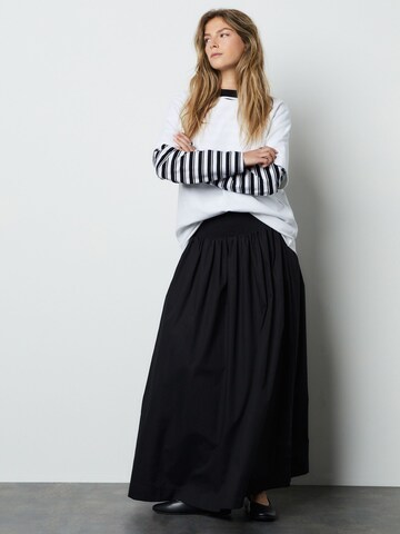 Next Krilo | črna barva