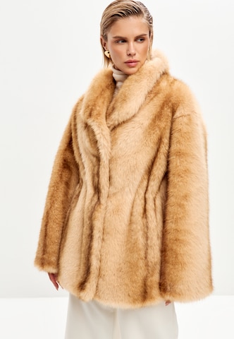 CESARE GASPARI Wintermantel in Beige