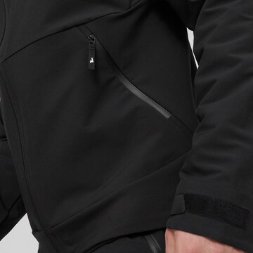 PUMA Sportjacke in Schwarz